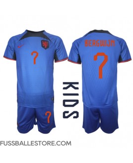 Günstige Niederlande Steven Bergwijn #7 Auswärts Trikotsatzt Kinder WM 2022 Kurzarm (+ Kurze Hosen)